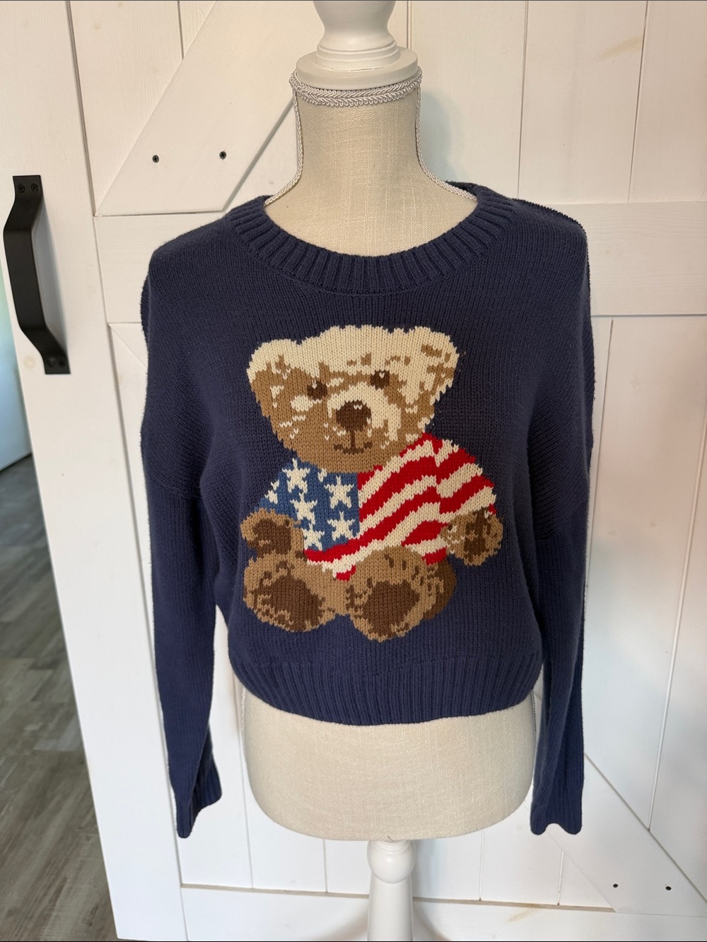 Women’s Grayson Threads bear sweater 🐻